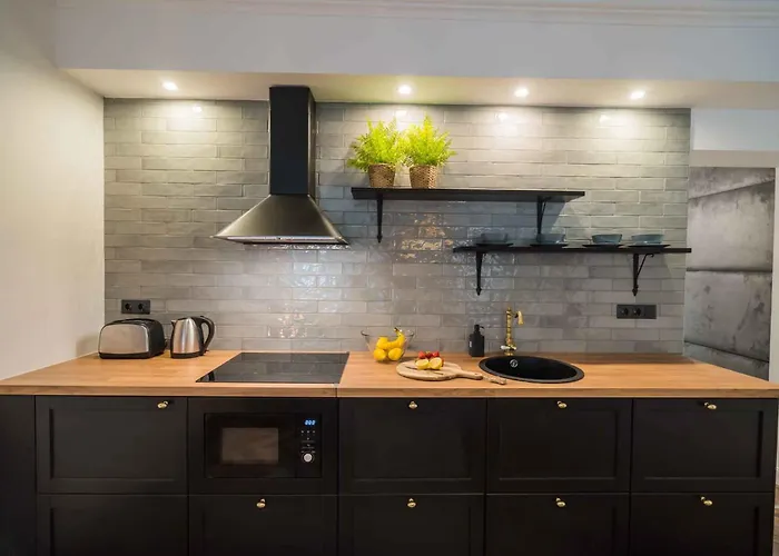 아파트 In - Balaton 19735